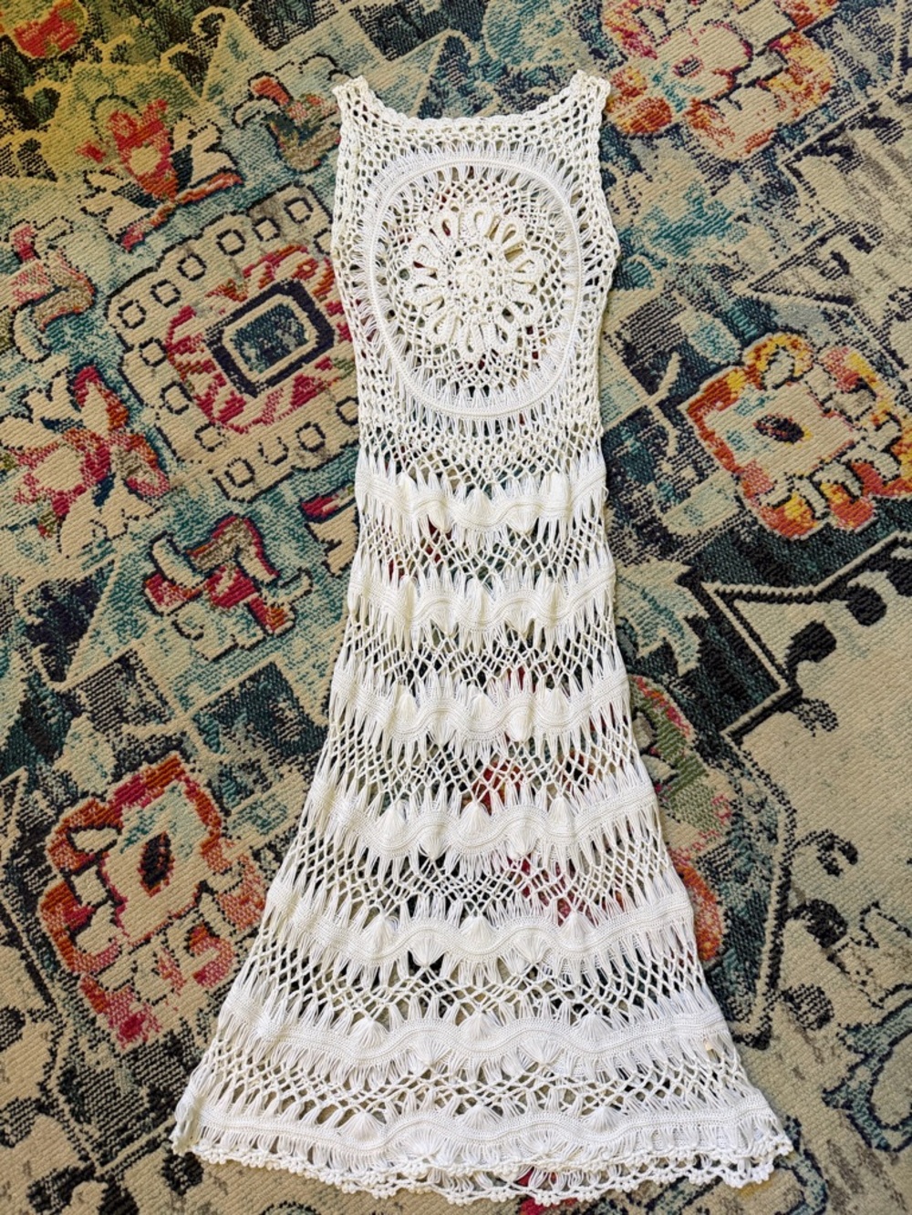 VENUS Swim Cover Up
Size Medium